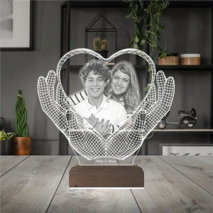 Kalp El Sevgiliye Hediye Fotoğraflı 3D Lamba - Masa Gece Lambası Kalp El Sevgiliye Hediye Fotoğraflı 3D Lamba - Masa Gece Lambası